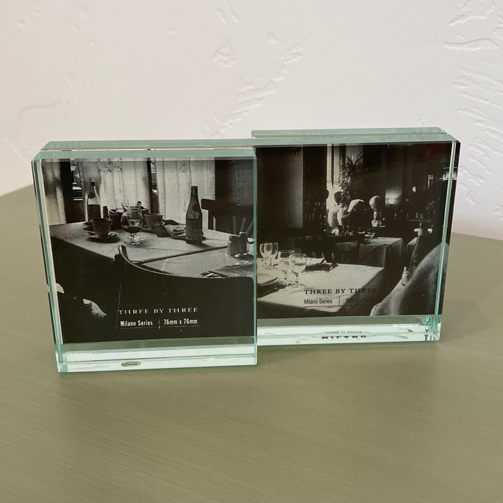 Heavy glass frame